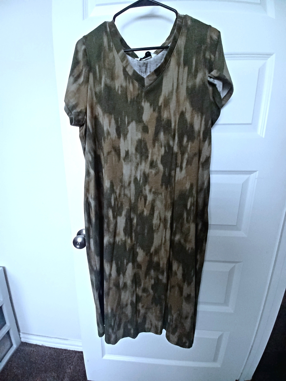 Sonoma Olive & Tan V-Neck Short Sleeve Midi Dress